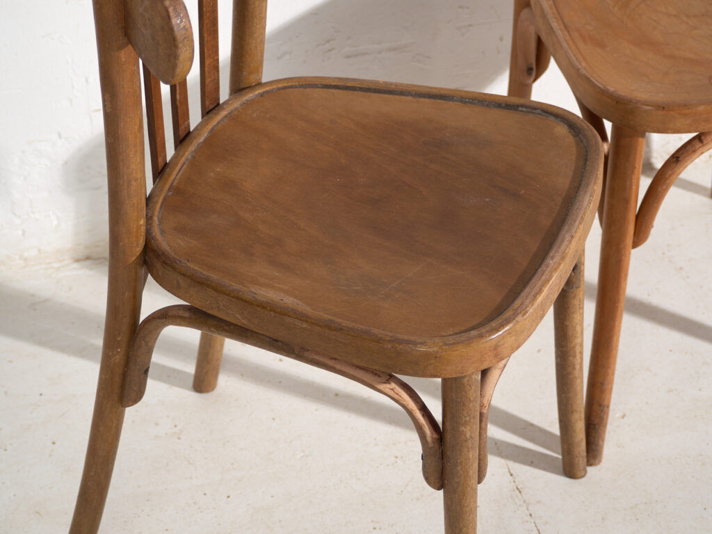 Pair of Thonet-style chairs in bentwood with low backrest – Central Europe, circa 1920