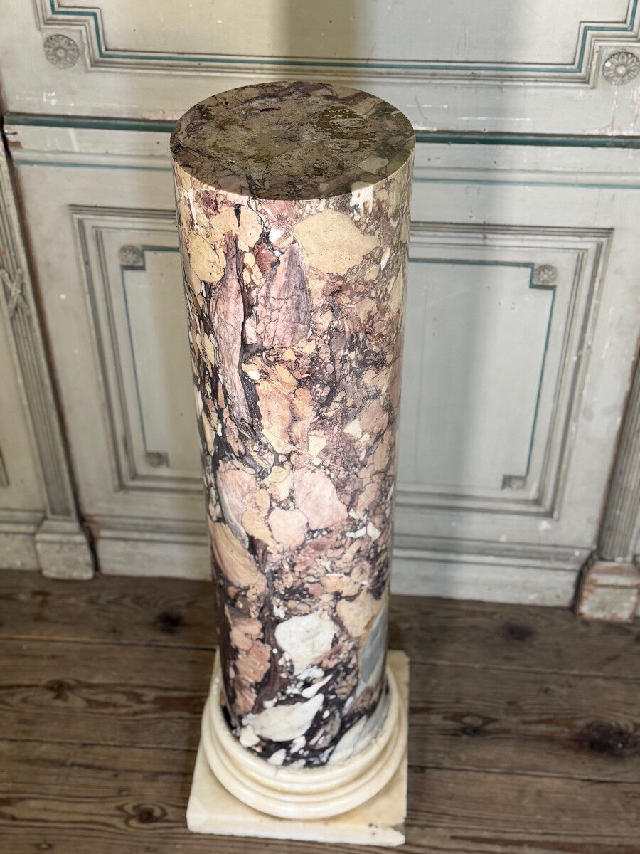 Column in purple and white breccia marble from Carrara, 19th century