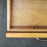 Coiffeuse avec miroir des années 1970 UP Zavody République tchèque.