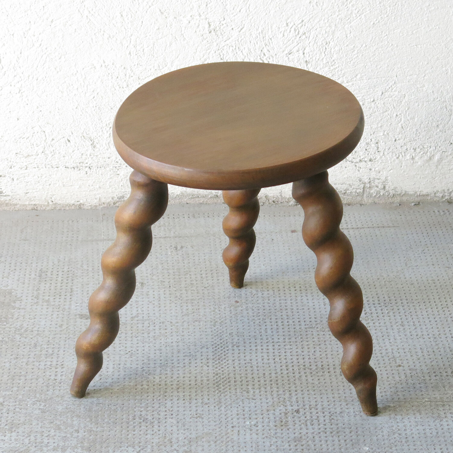 Low tripod stool