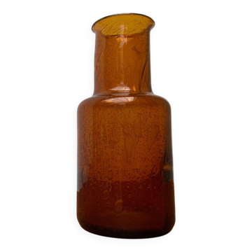 Vase en verre fait main du milieu du siècle