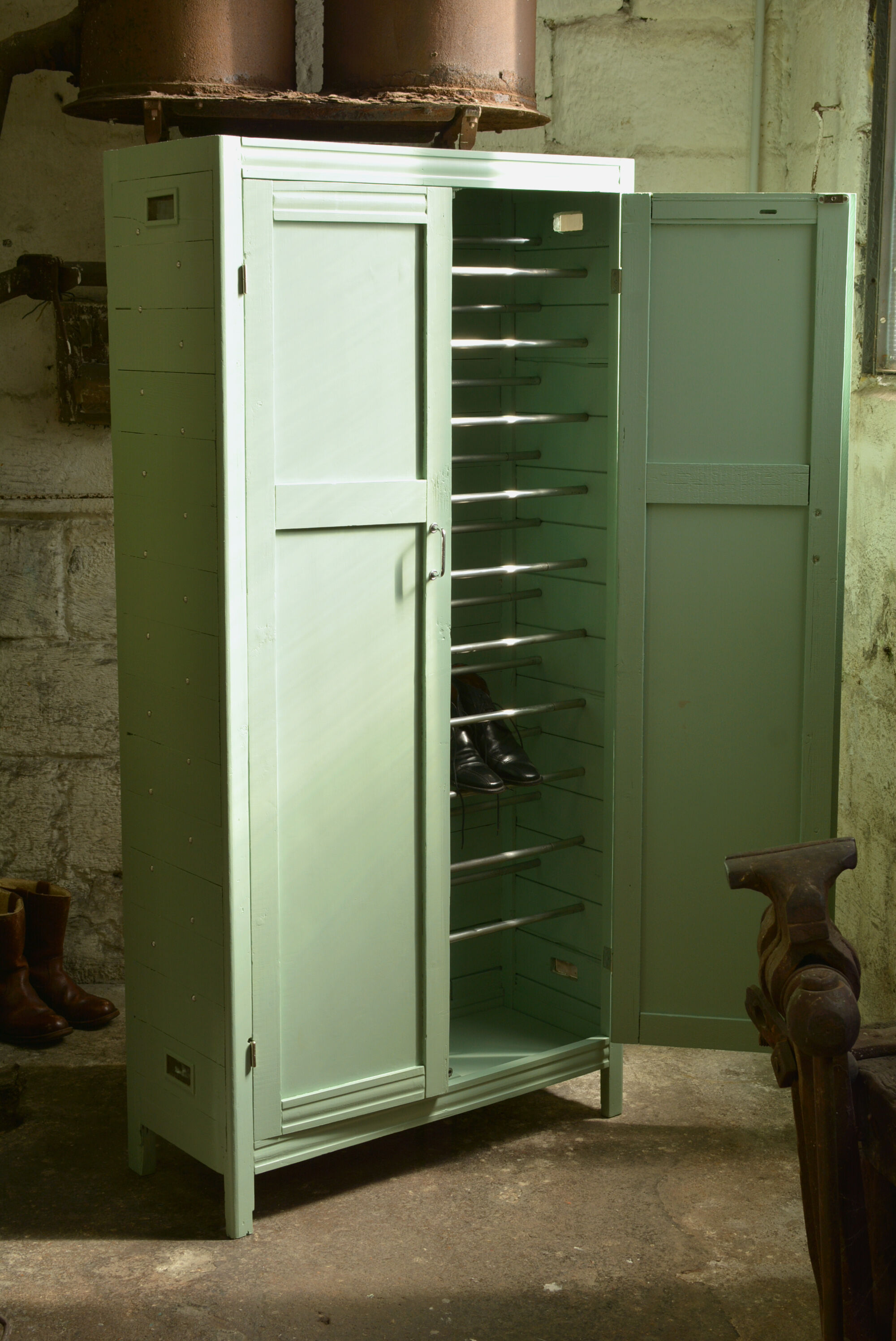 Armoire parisienne à chaussures