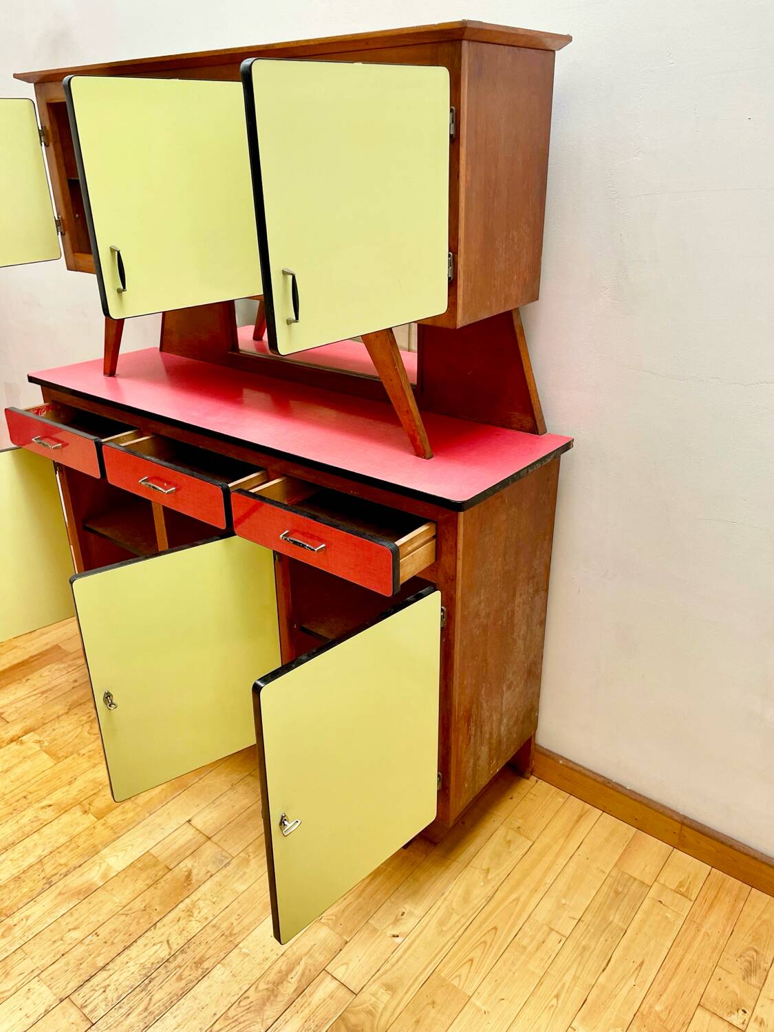 Buffet, Formica dresser, 1970s