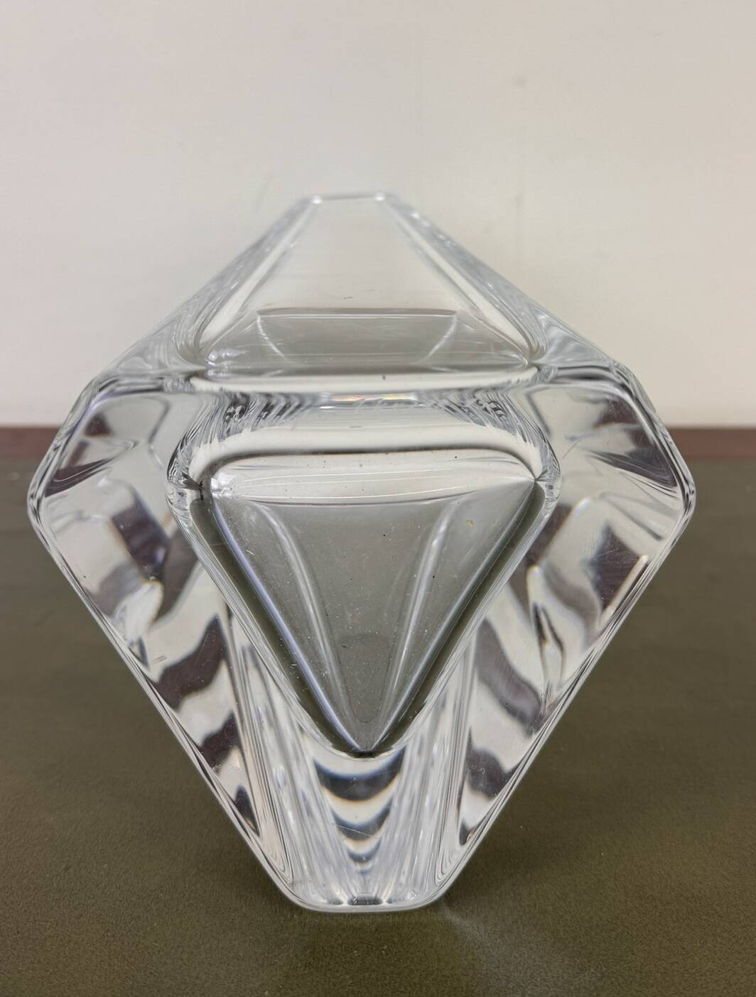 Malin Lindahl for Orrefors: precious Scandinavian crystal vase