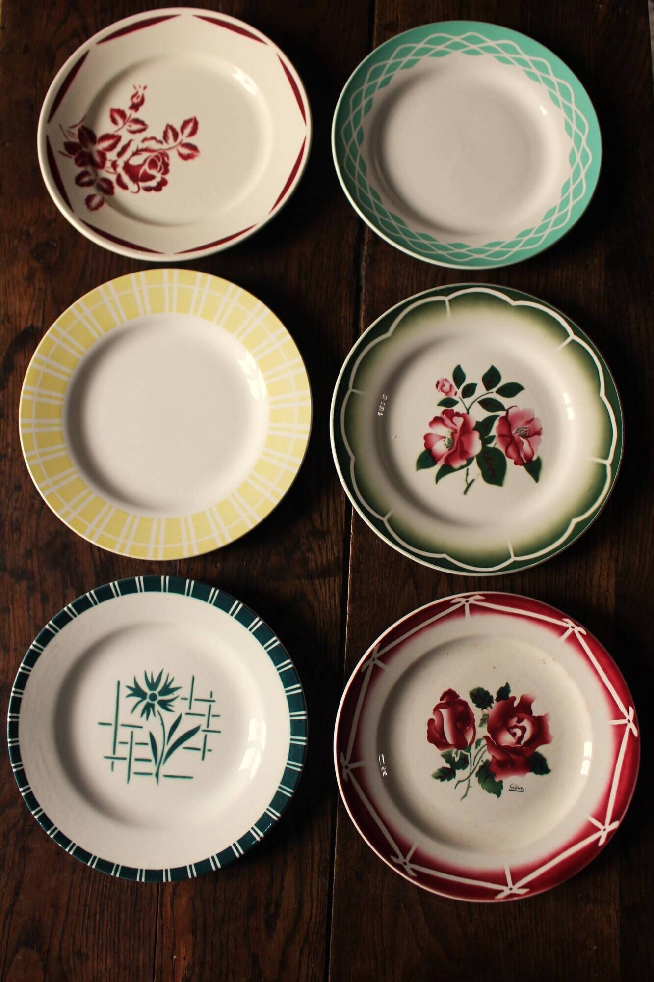 Set of 6 mismatched Art Deco red green yellow dinner plates Digoin