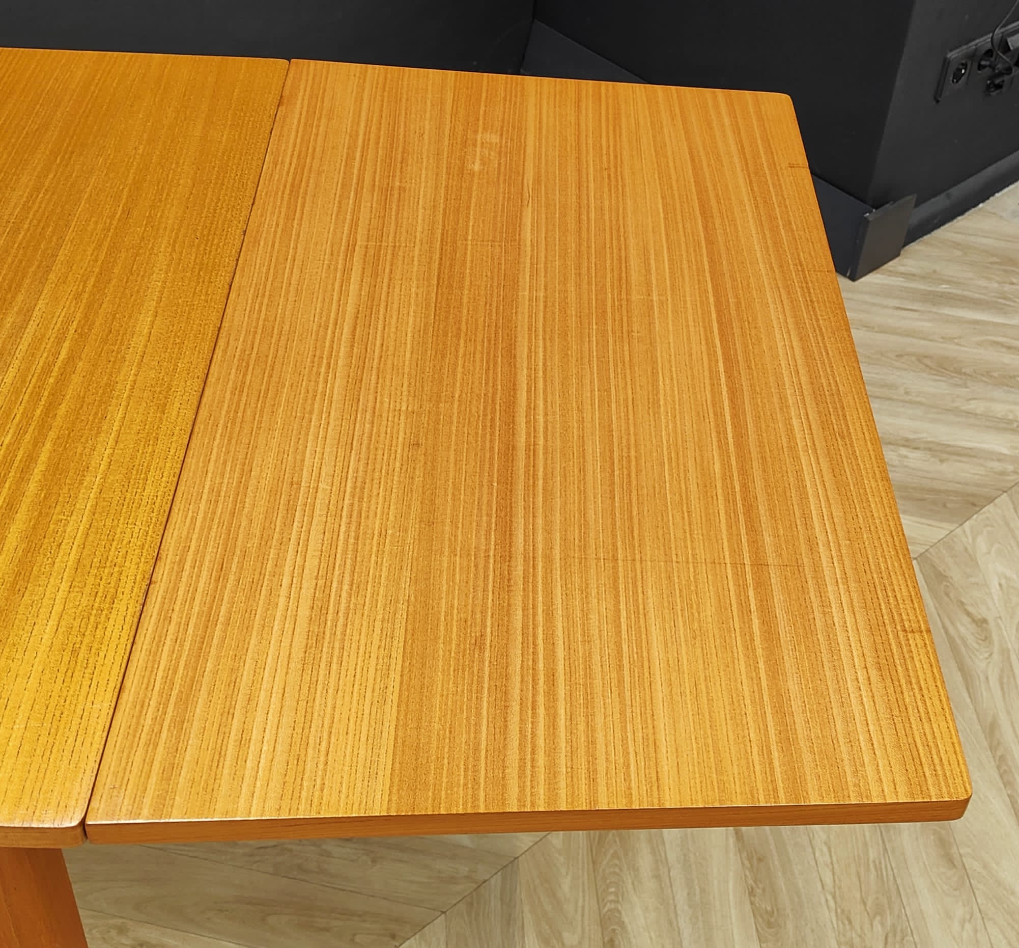 Mid Century vintage extendable dining table