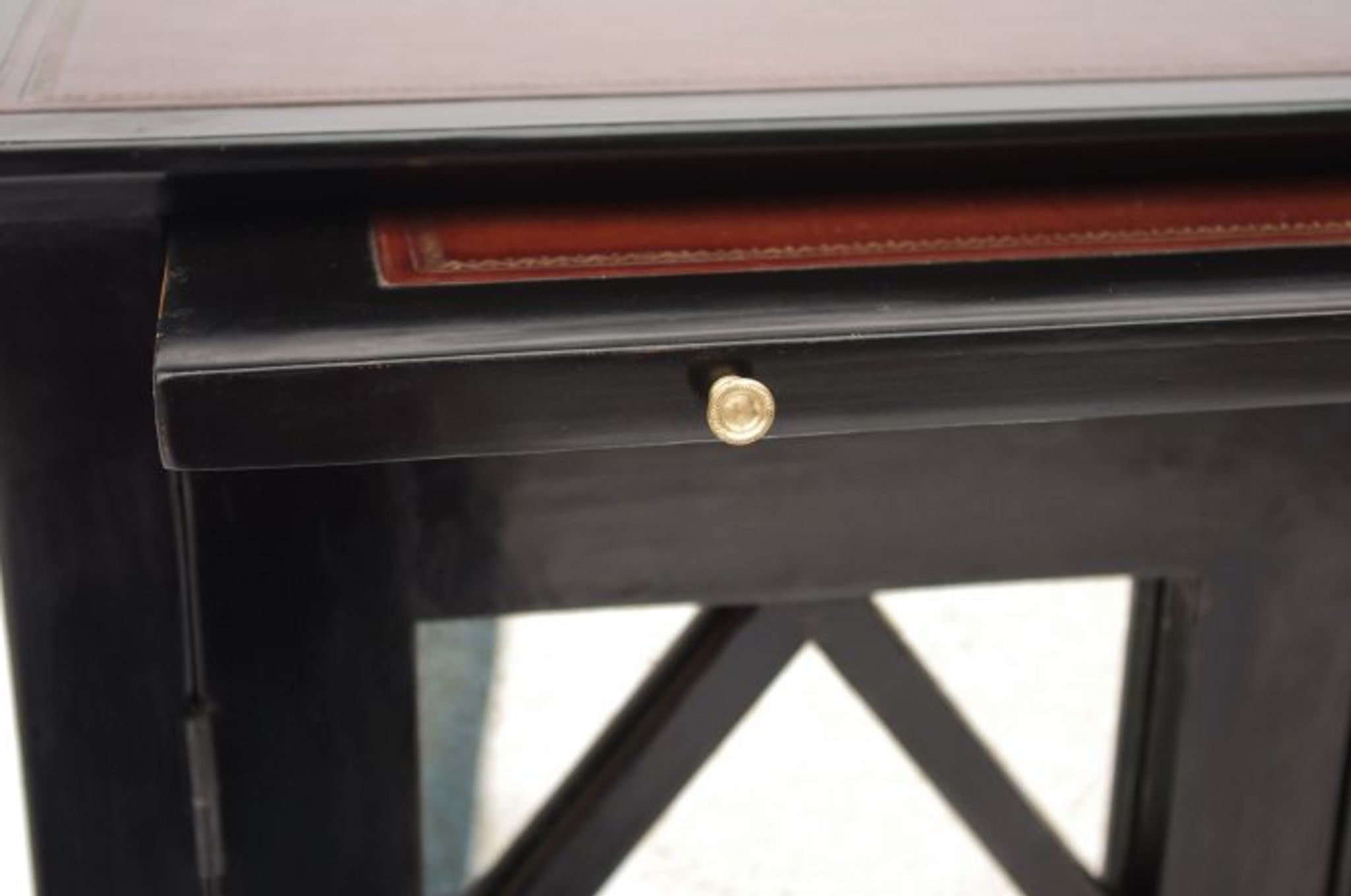 Paire de buffets en laque noire a decor de croisillons circa 1950