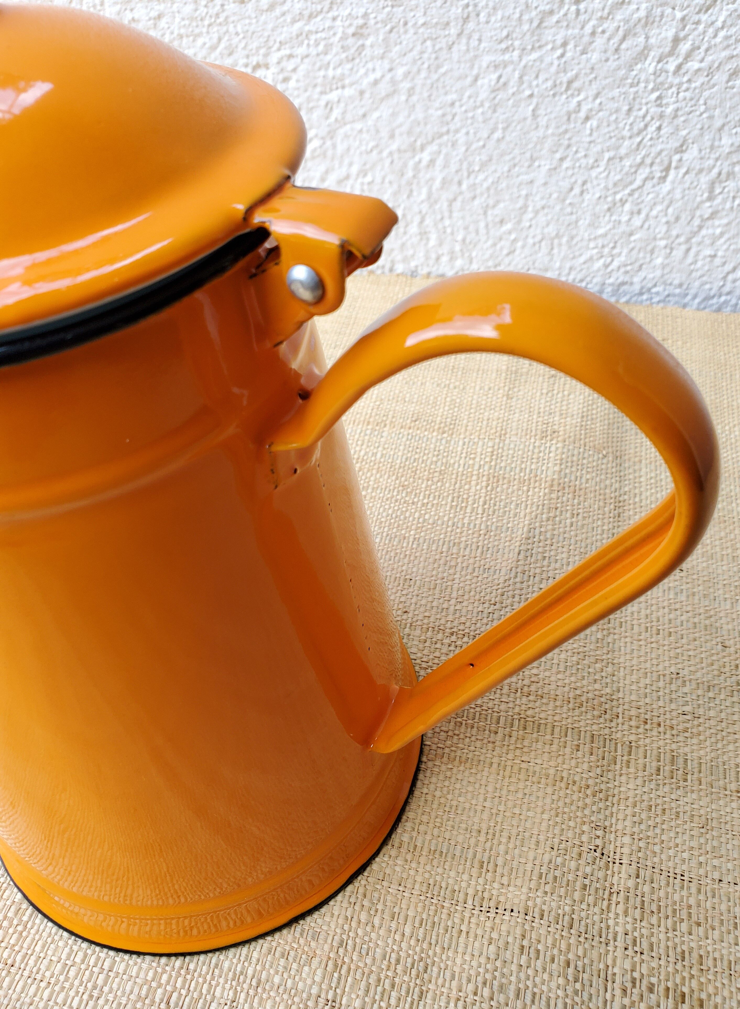 Enamelled coffee maker