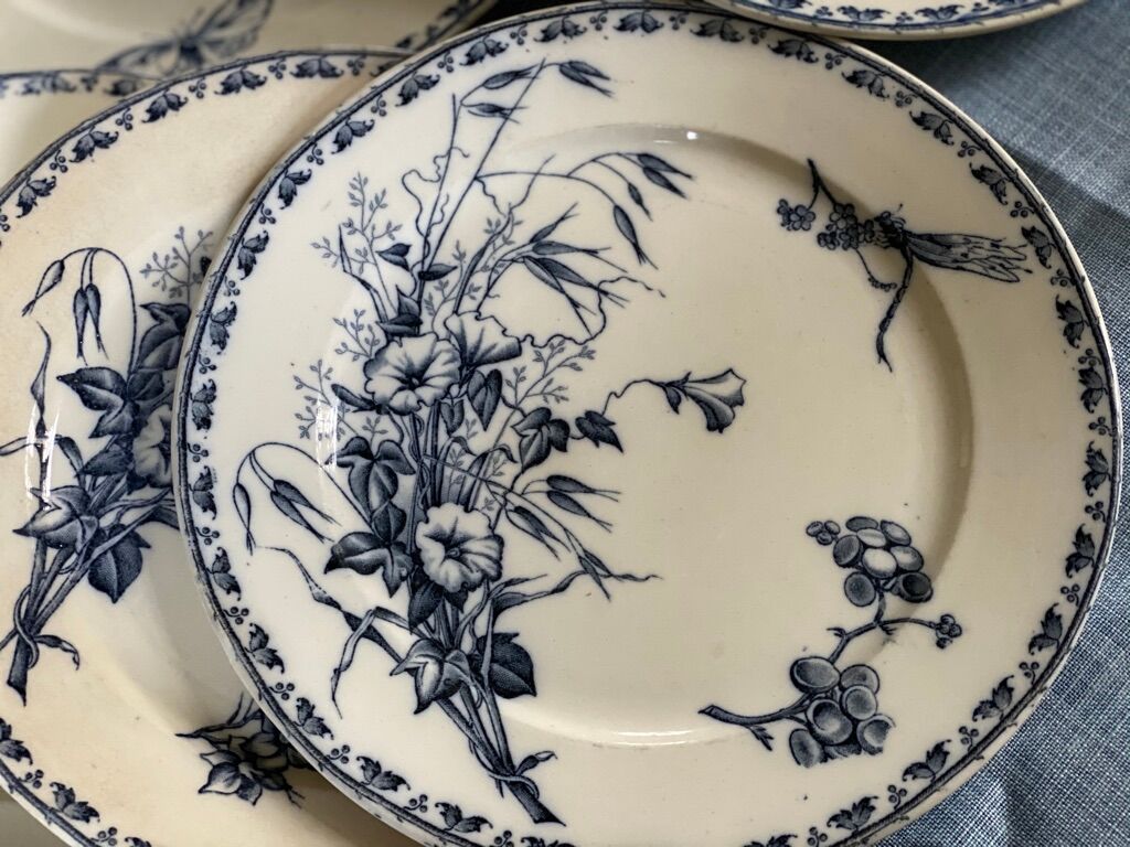 Lot of 7 plates, motiv flower and butterfly