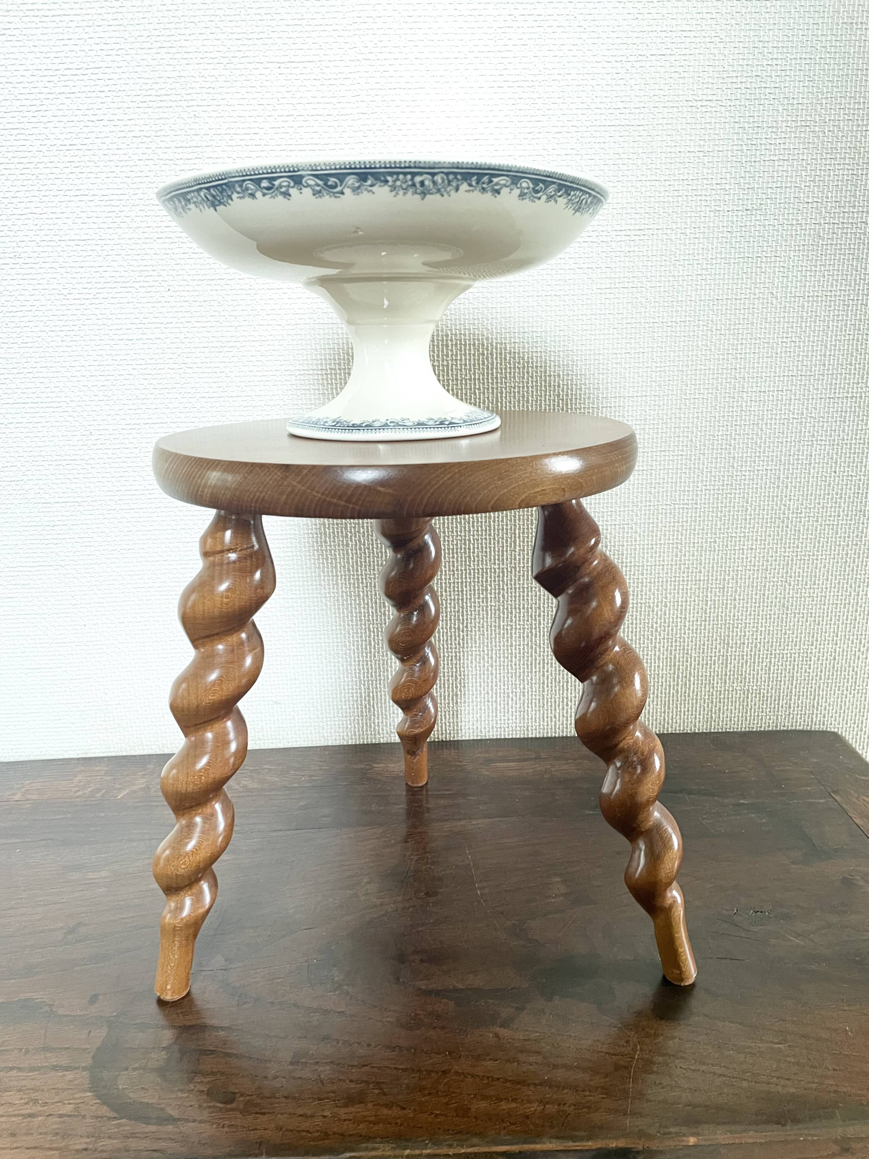 Tabouret tripode