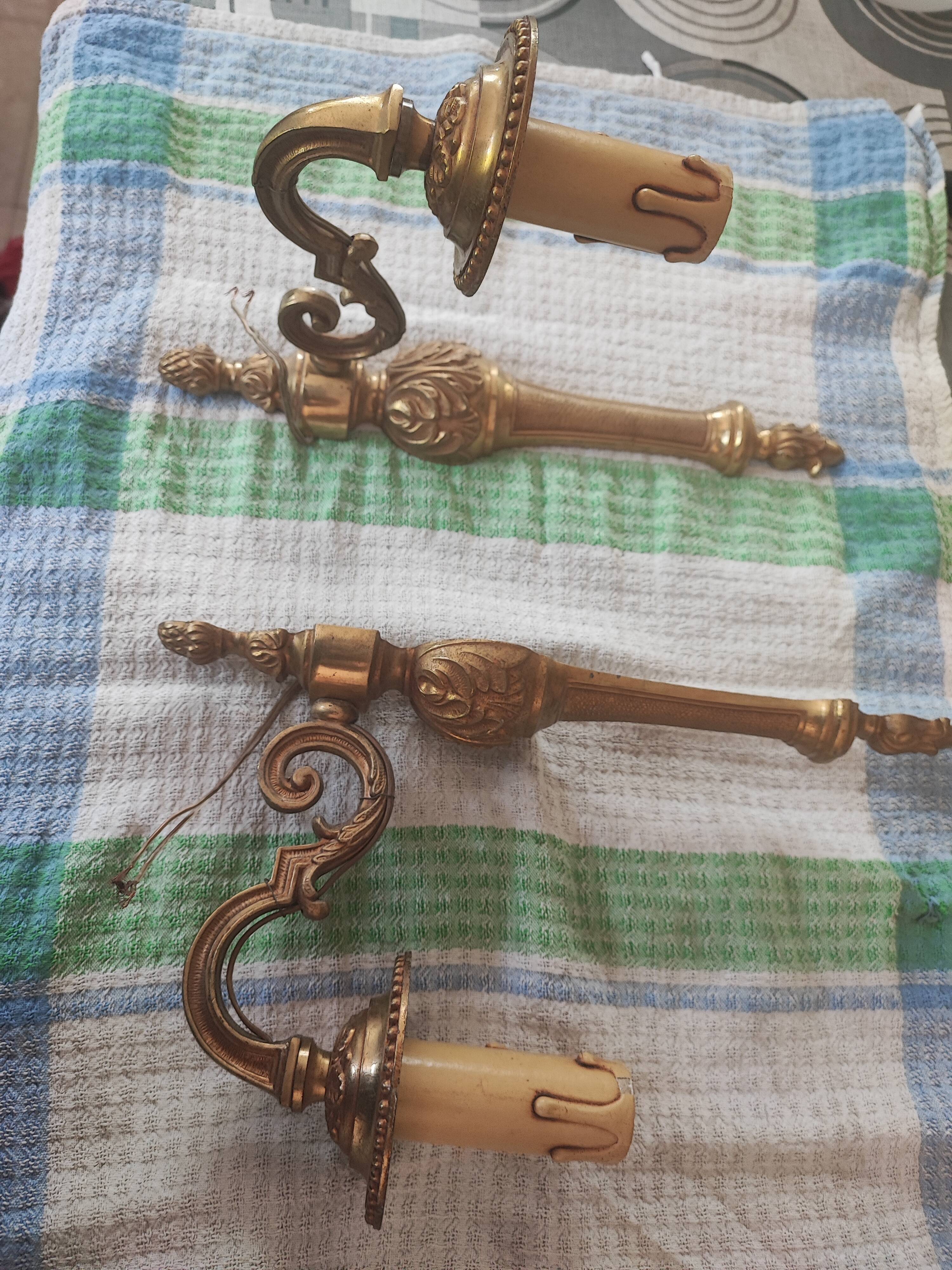 Paire d'appliques en laiton