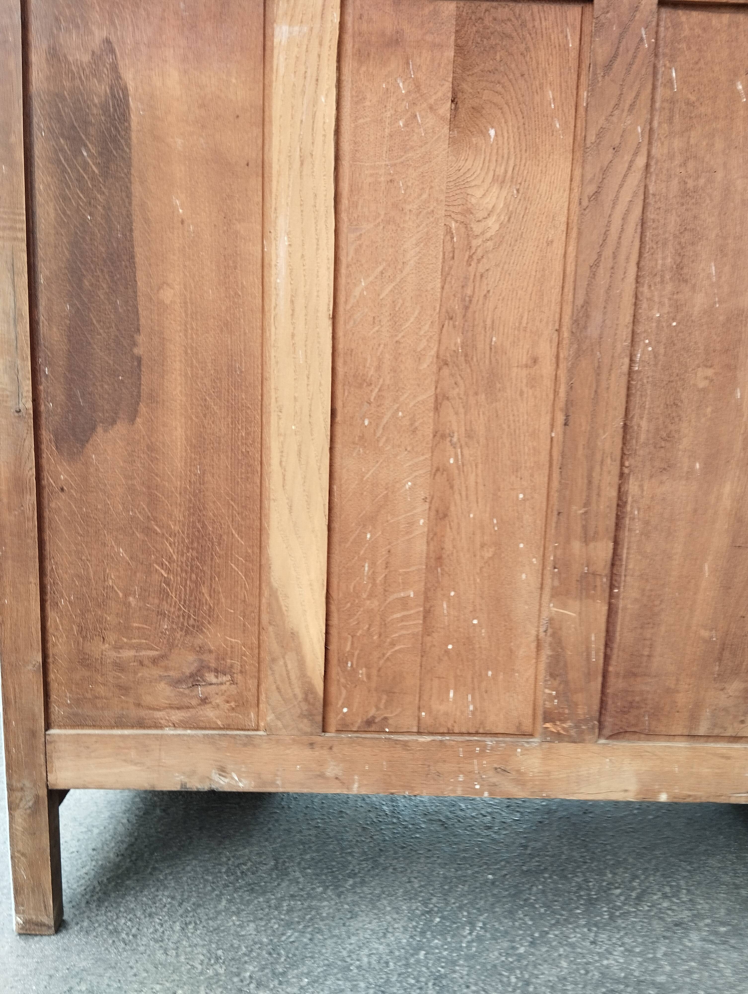 Parisian showcase cabinet year 30