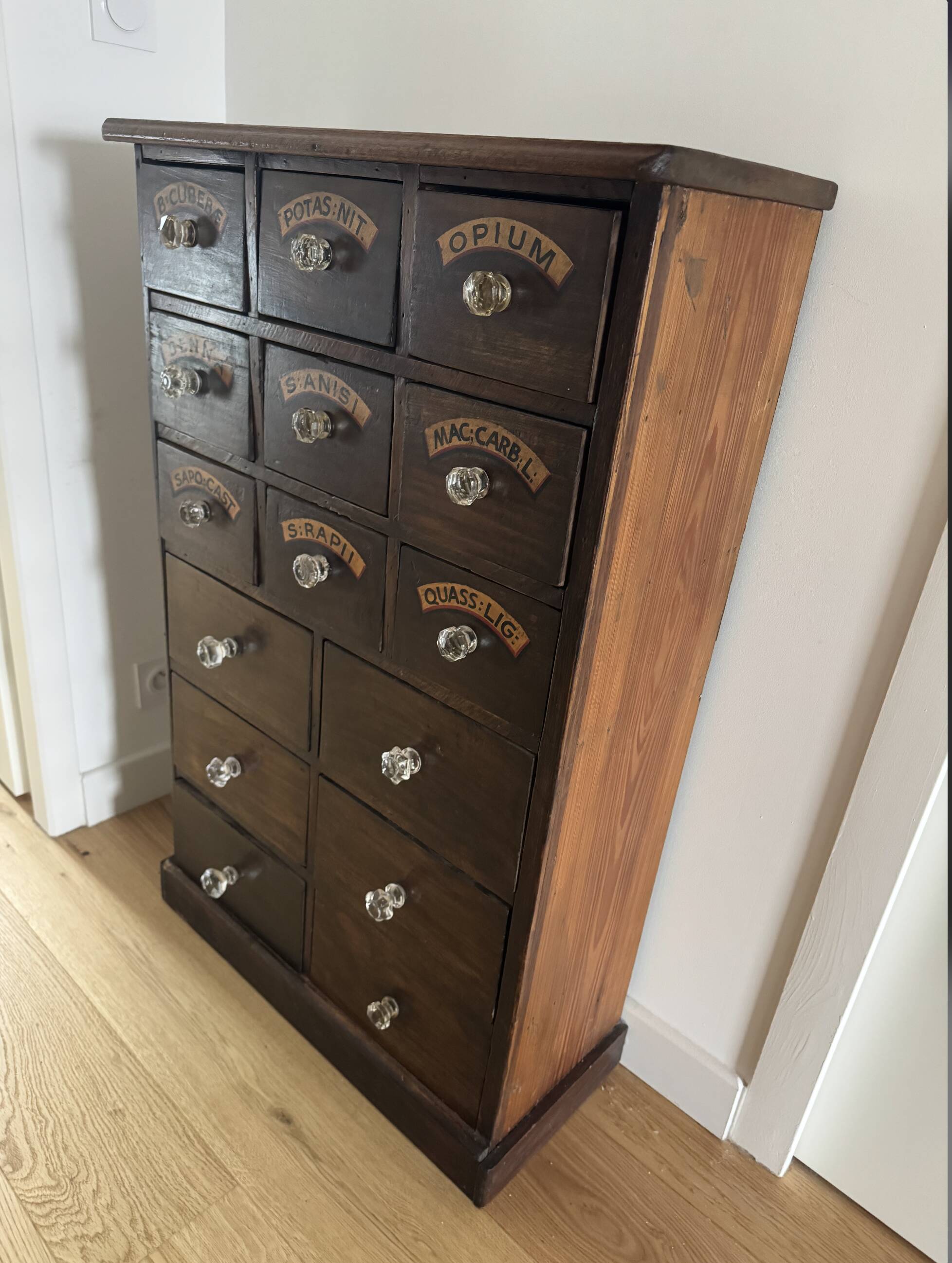 Apothecary drawer unit