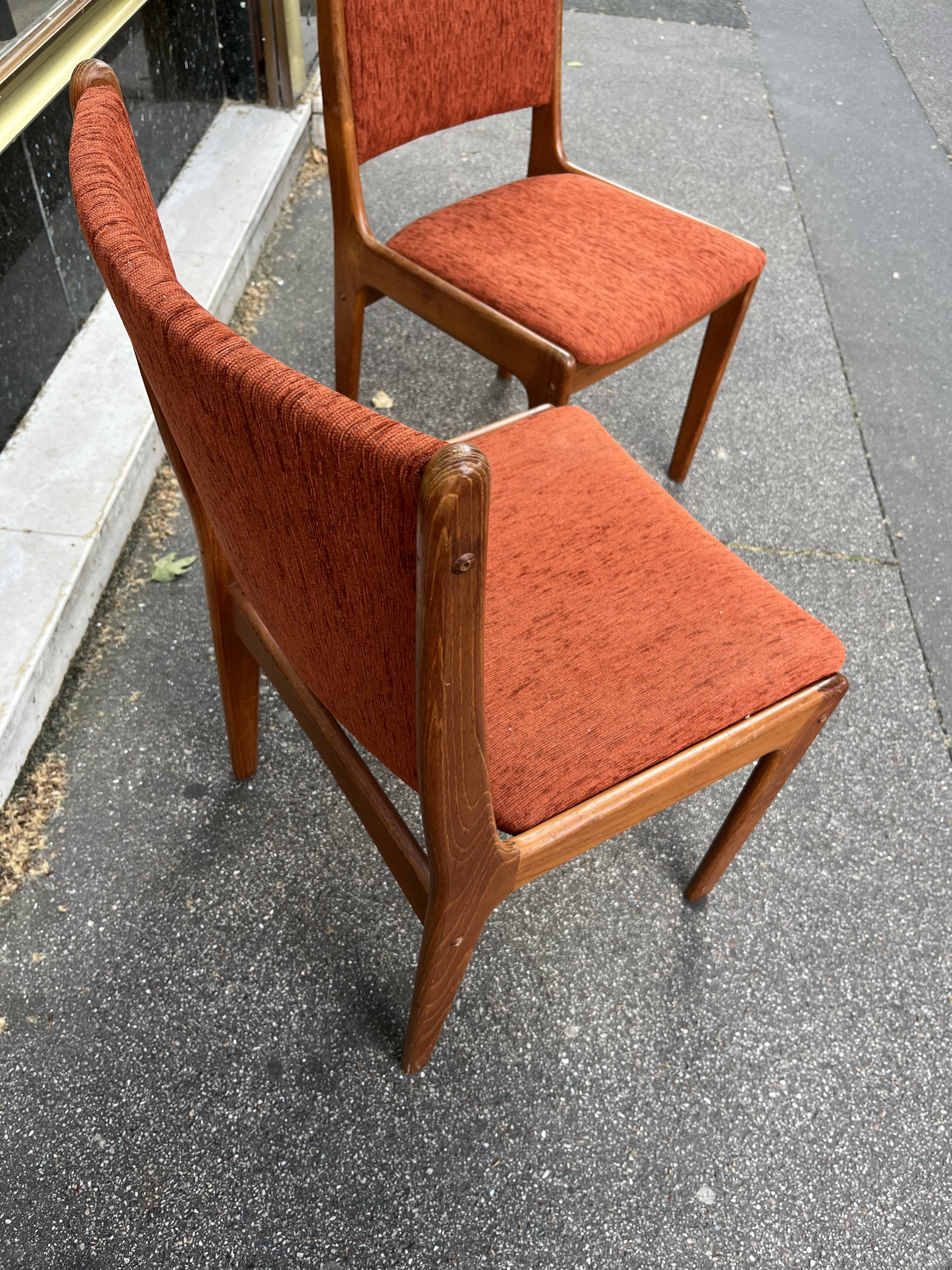 Pair of Scandinavian chairs in solid teak from the 1970s.