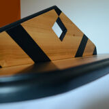 Graphic shelf