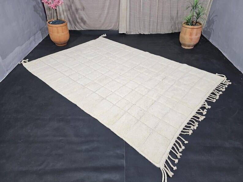 Handmade pure wool rug, size 1.5/2.5 m.