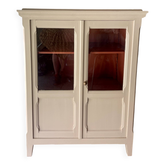 Old showcase