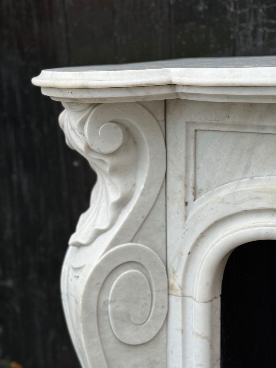 Louis XV style fireplace in white Carrara marble circa 1900