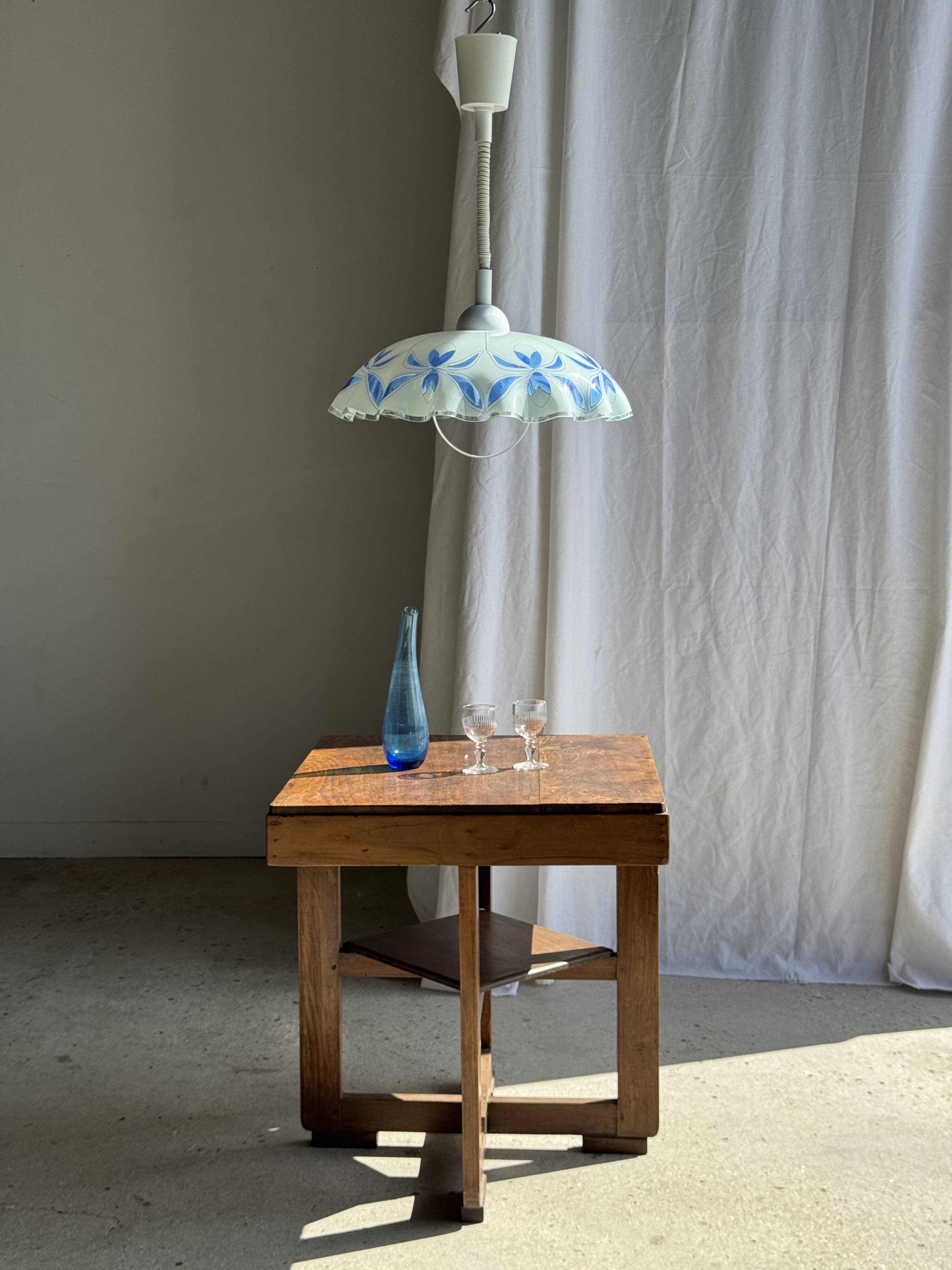 Vintage suspension in white and blue glass with wavy edge D46 H53
