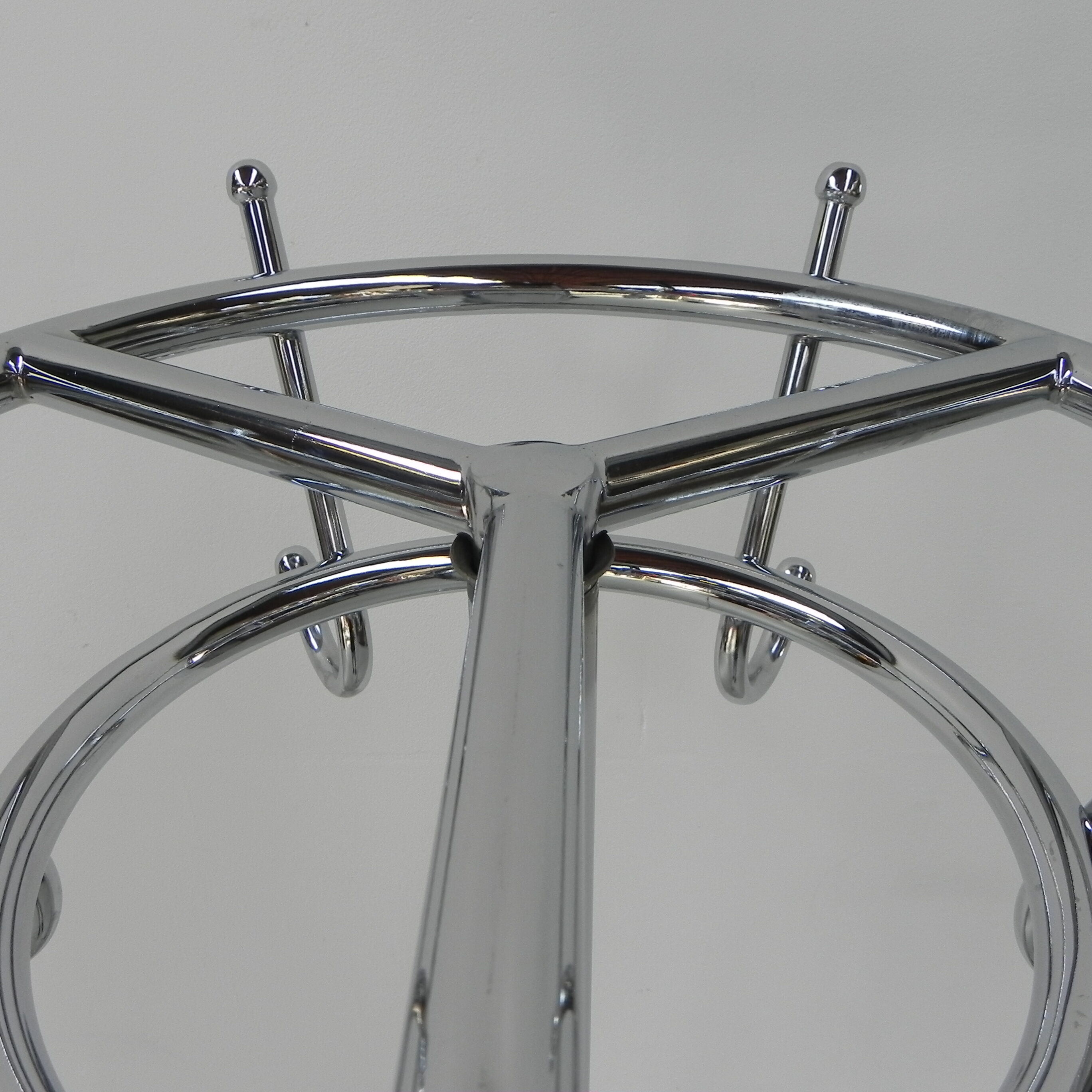 Standing chrome-plated Tubax coat rack