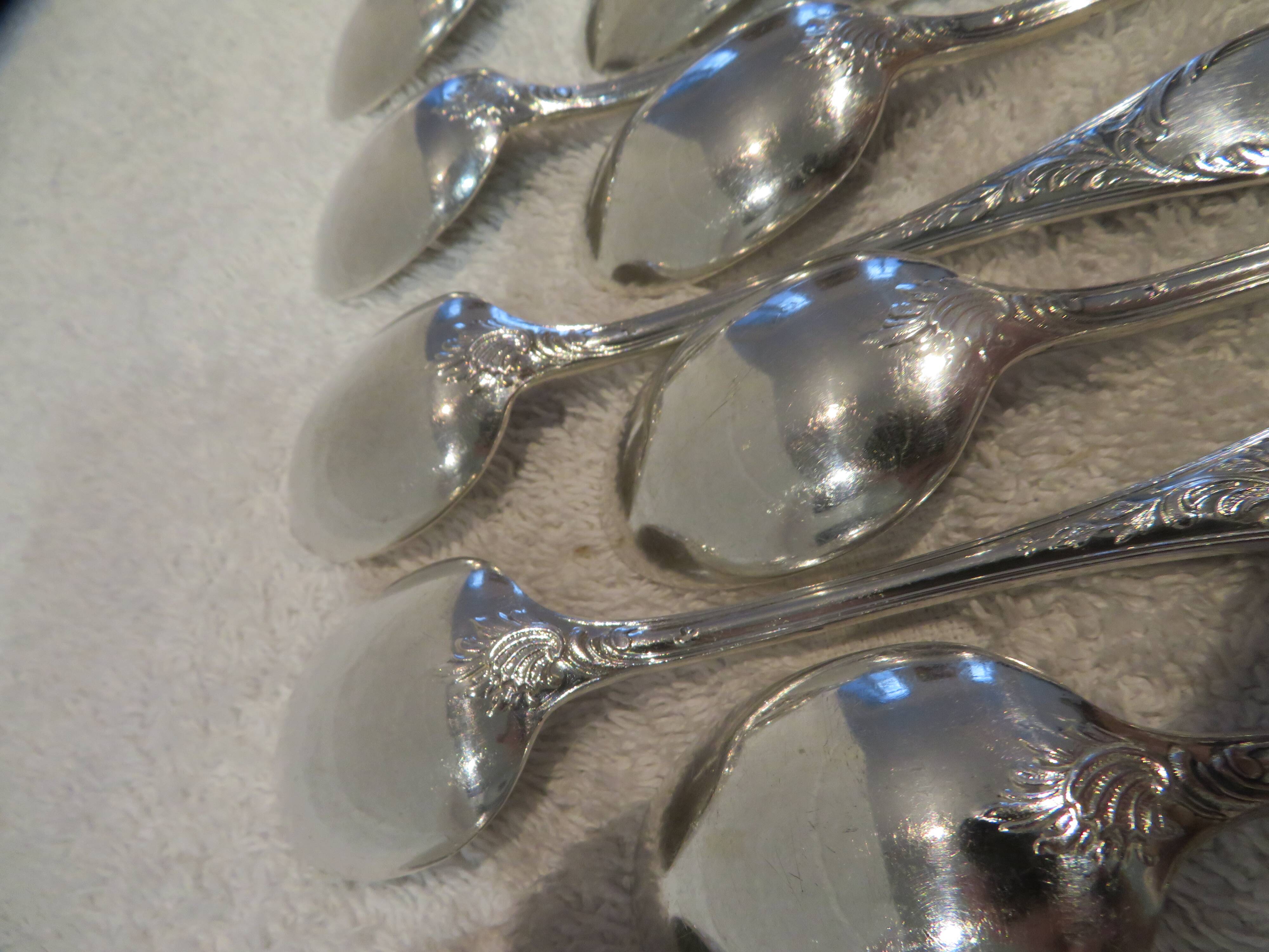 11 silver-plated ice cream scoops by Christofle Marly, 13.3 cm