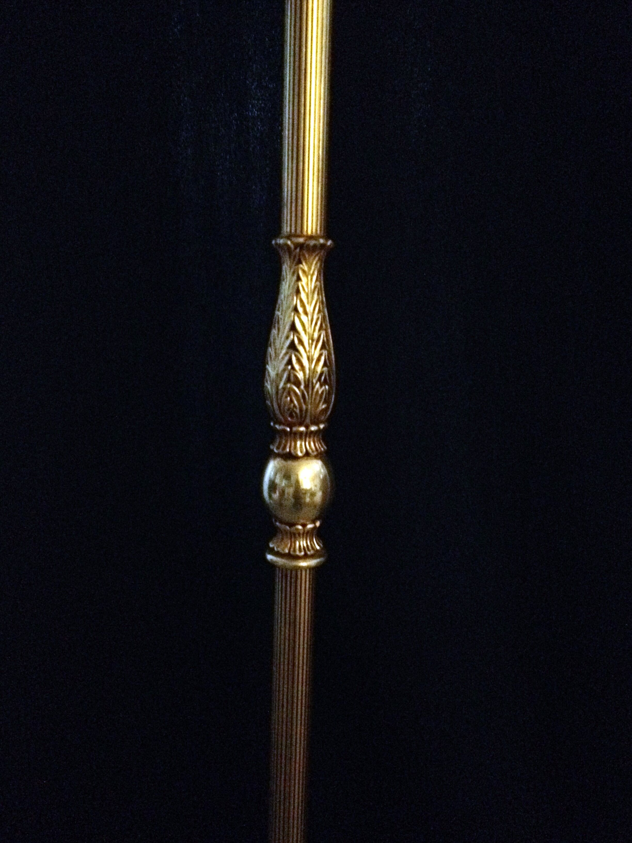 Bronze tripod lamppost