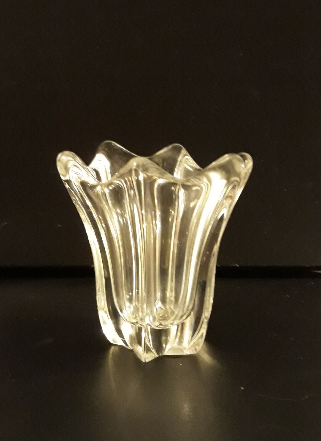 Vase en cristal signé Daum France