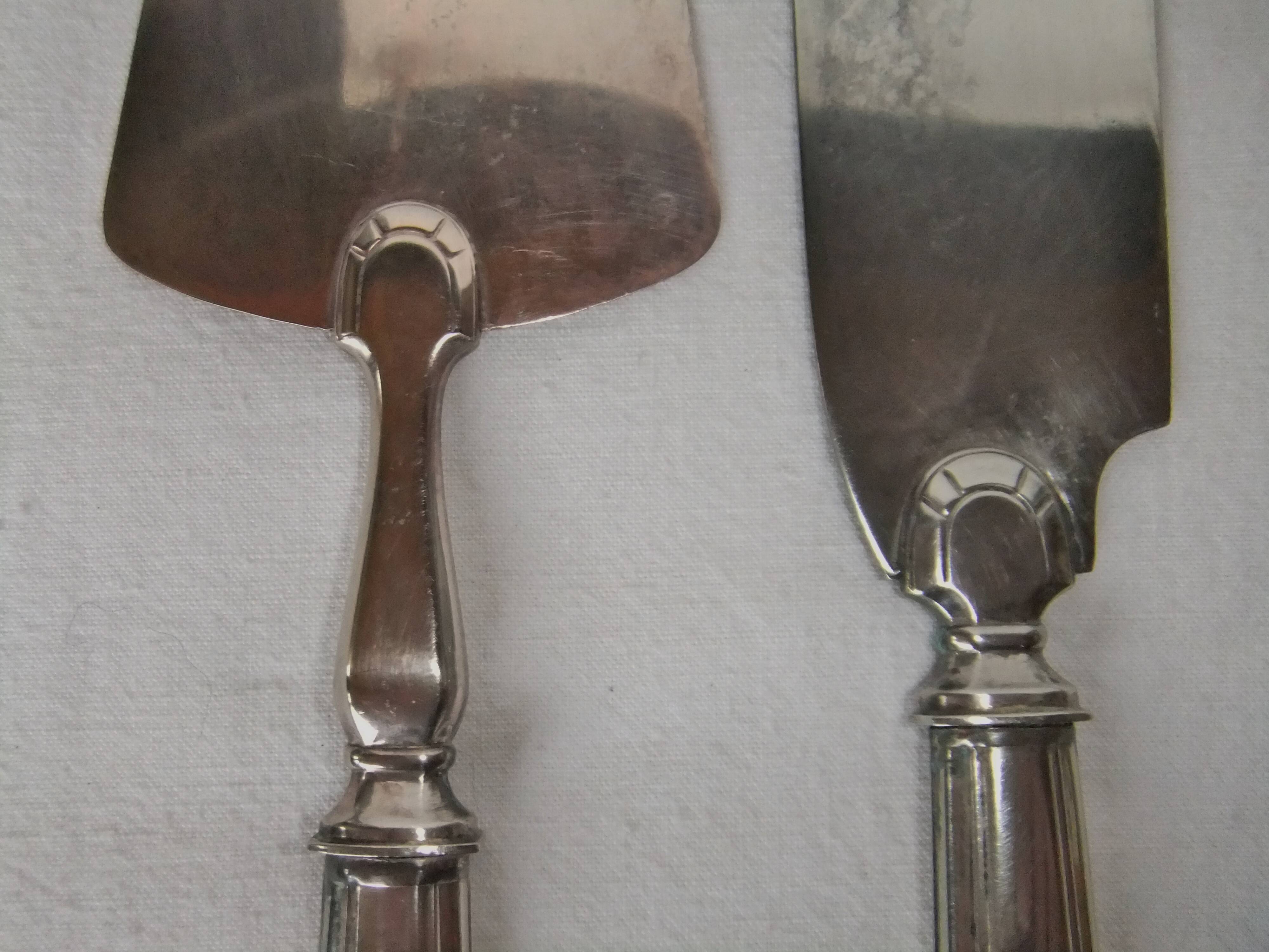 Cake service covered knife shovel Silver metal art deco hallmark