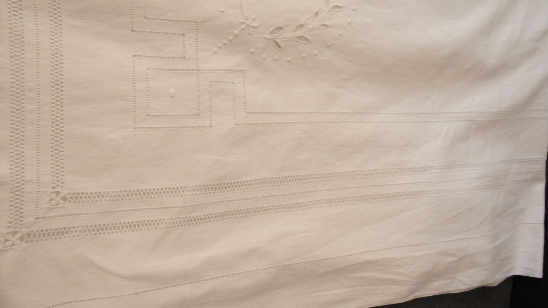 Former embroidered sheet monogram MP embroidery open day row sheets 320 x 200 cm