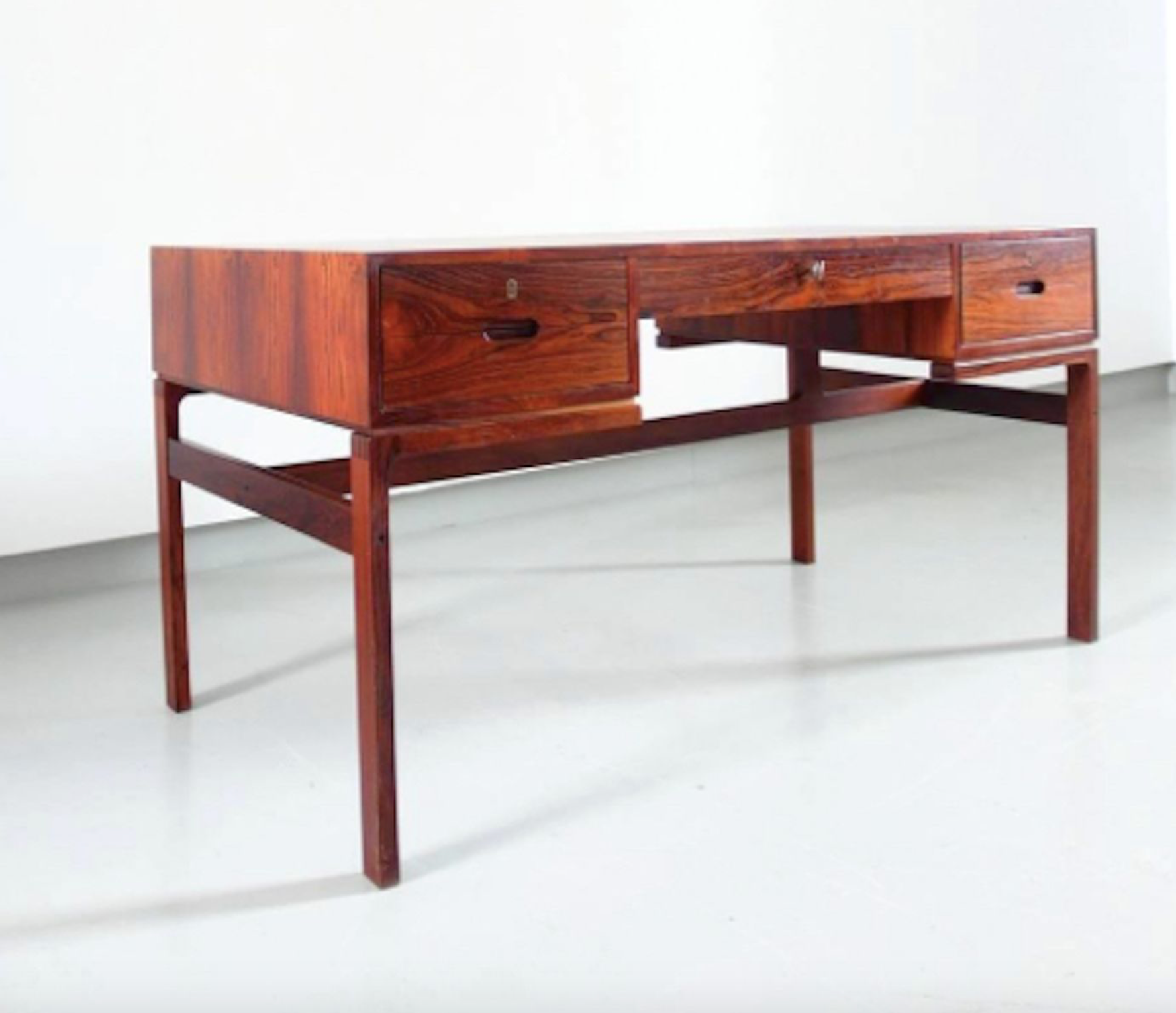 Mid-Century Danish Rio Model Jakaranda Rosewood Desk by Arne Wahl Iversen for Vinde, 1960s