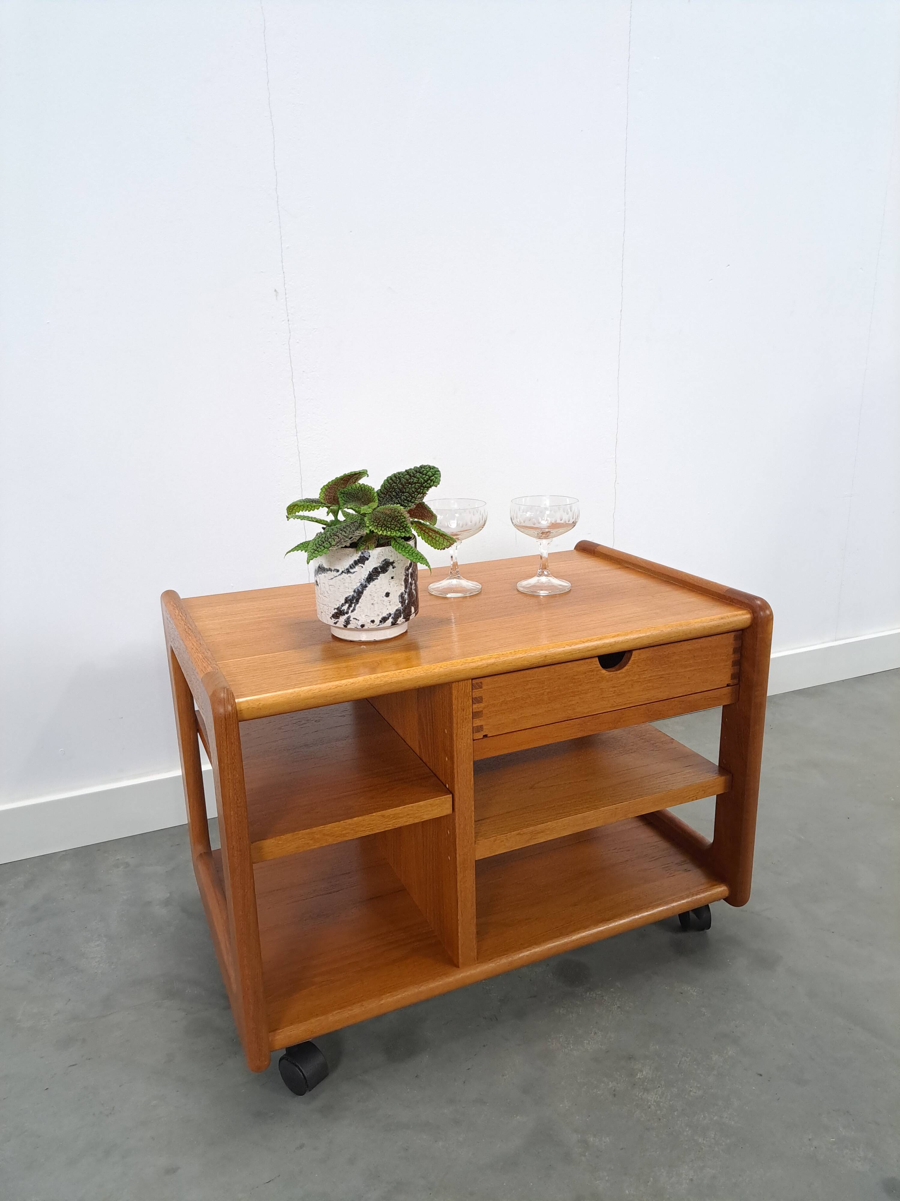 Deense teak audio trolley met lade vintage tv meubel