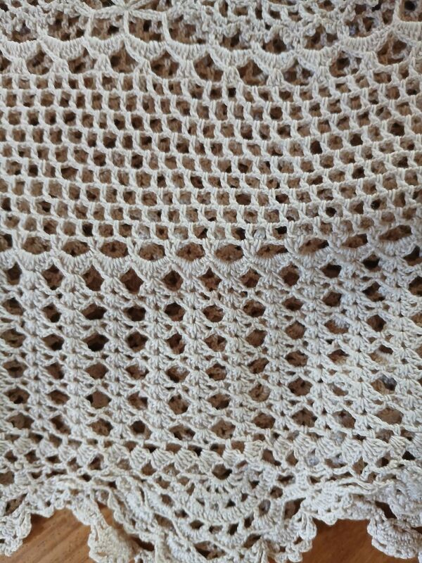 Nappe ancienne en crochet fait main