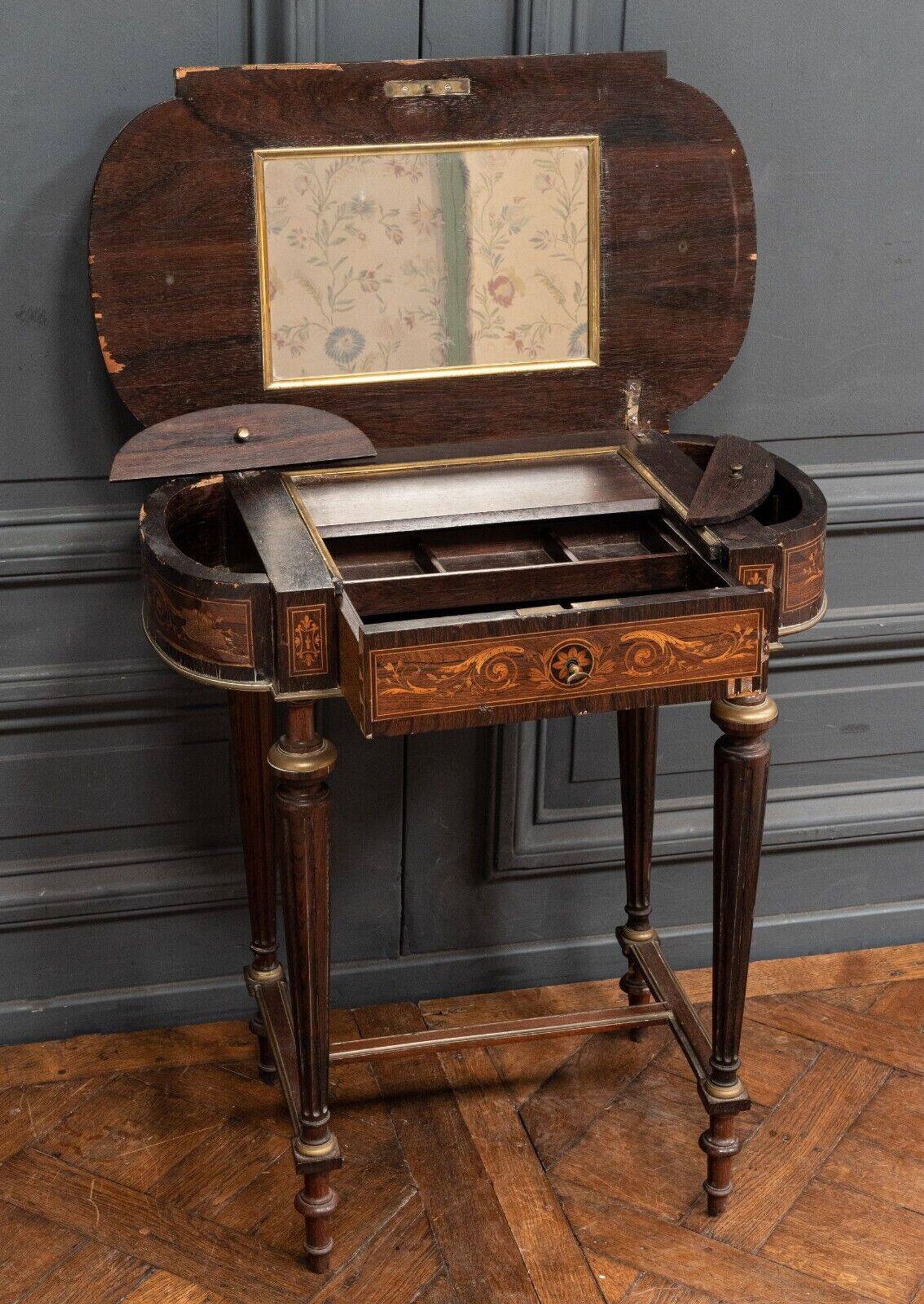 Napoleon III hairdresser worker marquetry 4 feet decorated with bronze