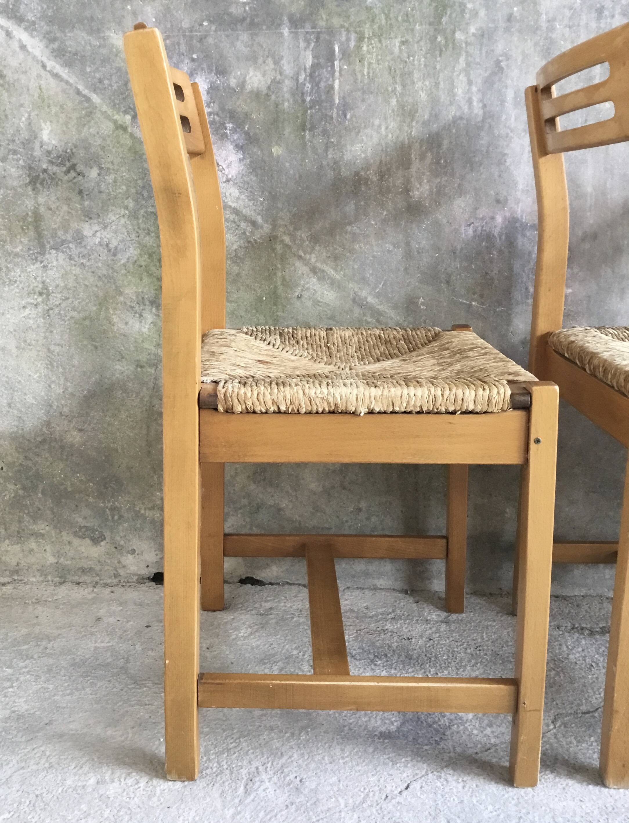 Set of 4 straw chairs in light wood - design 1970