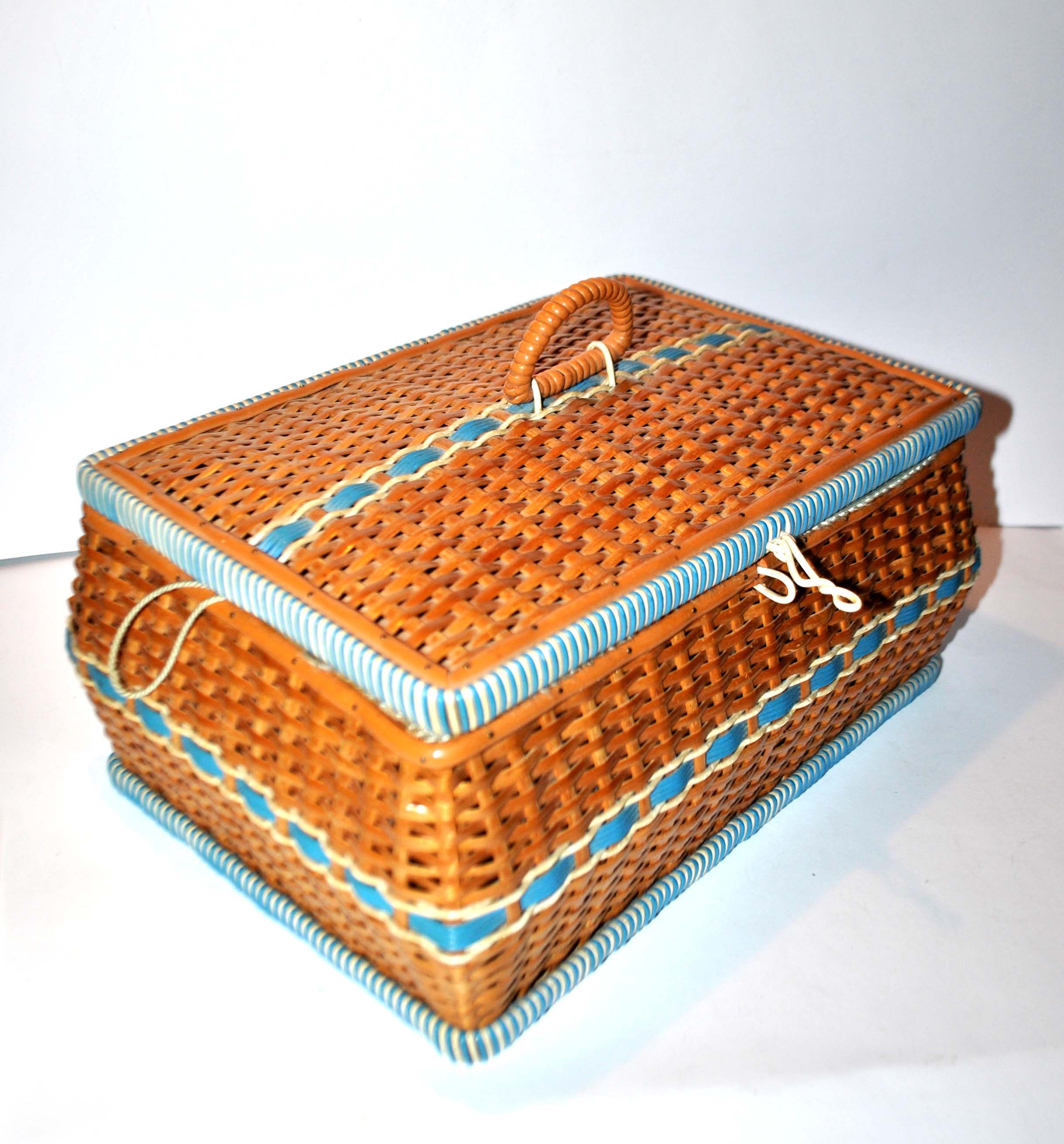 Book basket - vintage stitch box in woven rattan and blue scoubidou 1960 worker