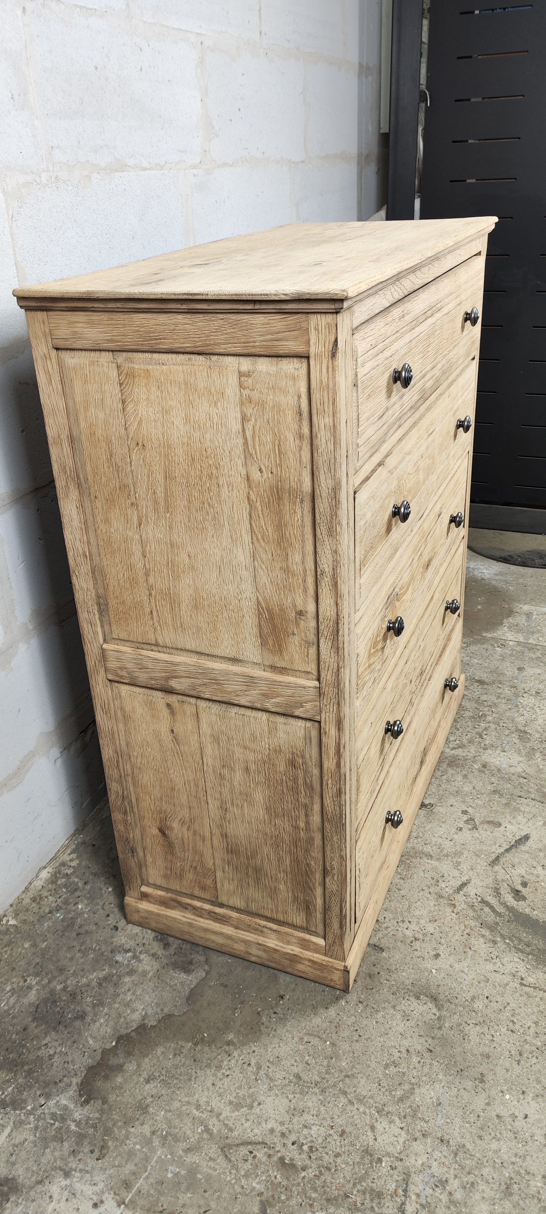 Oak chest of drawers five drawers