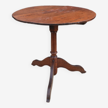 Old wooden pedestal table/side table