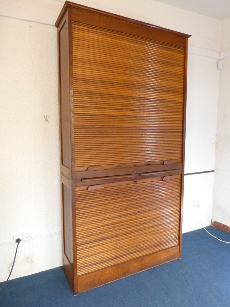 Cabinet administration curtains