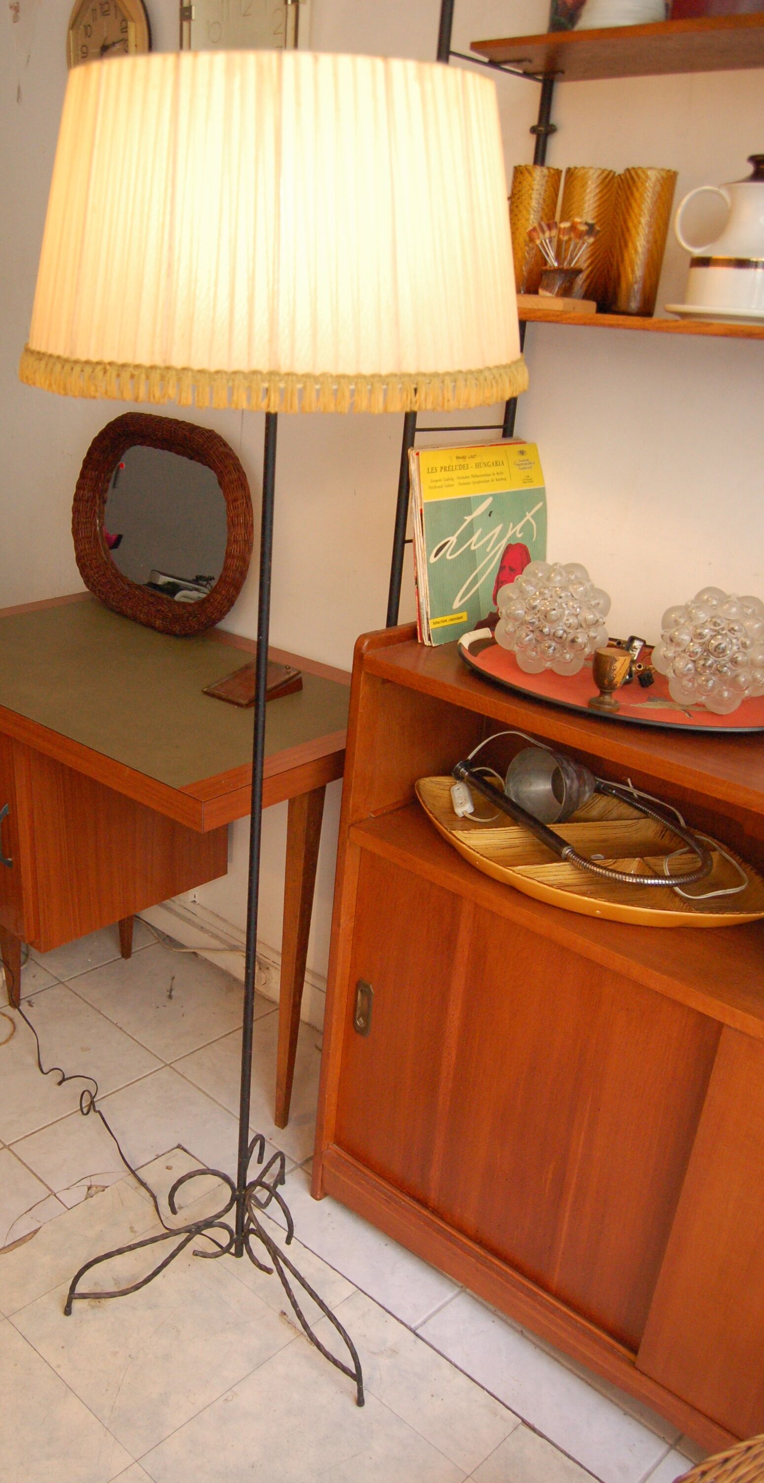 Floor lamp tripod vintage 60s wrought iron