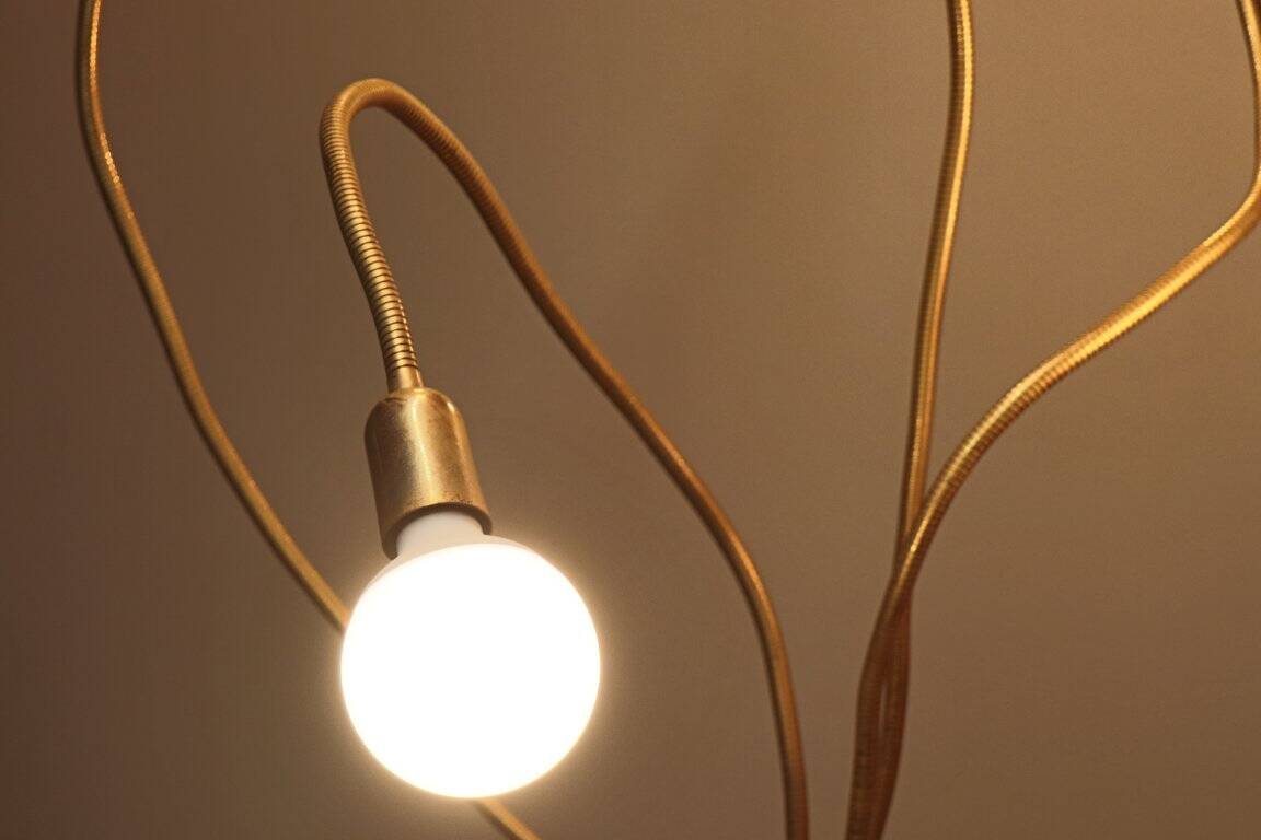 Vintage model F415 floor lamp in gold metal, Saint Germain Lumière edition, 1970