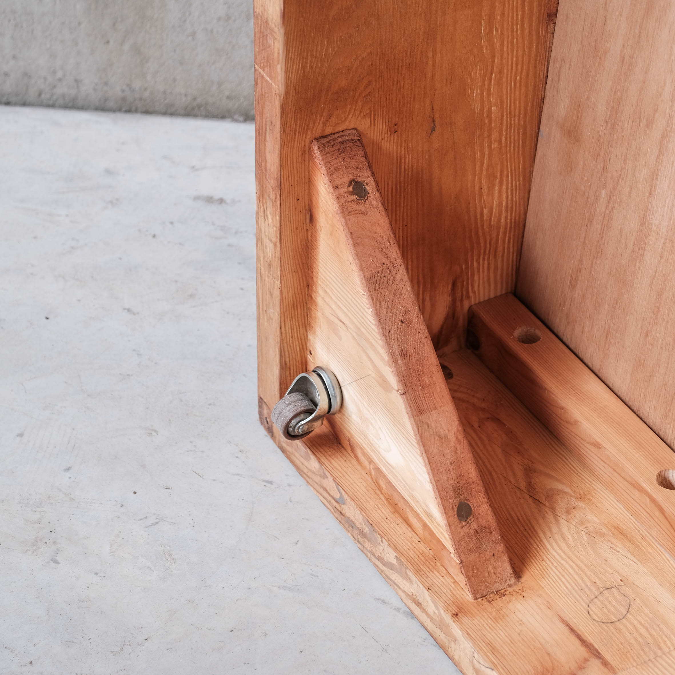 Pair of mid-century pine armchairs
