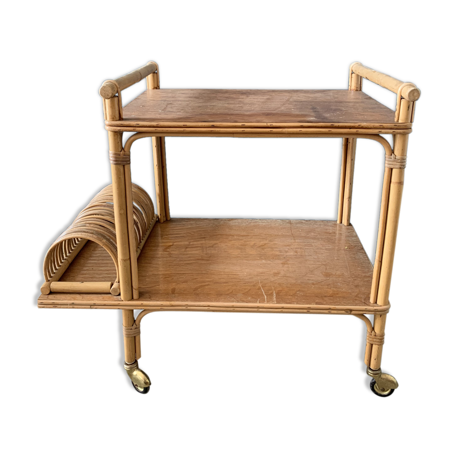 Rolling dessert in rattan