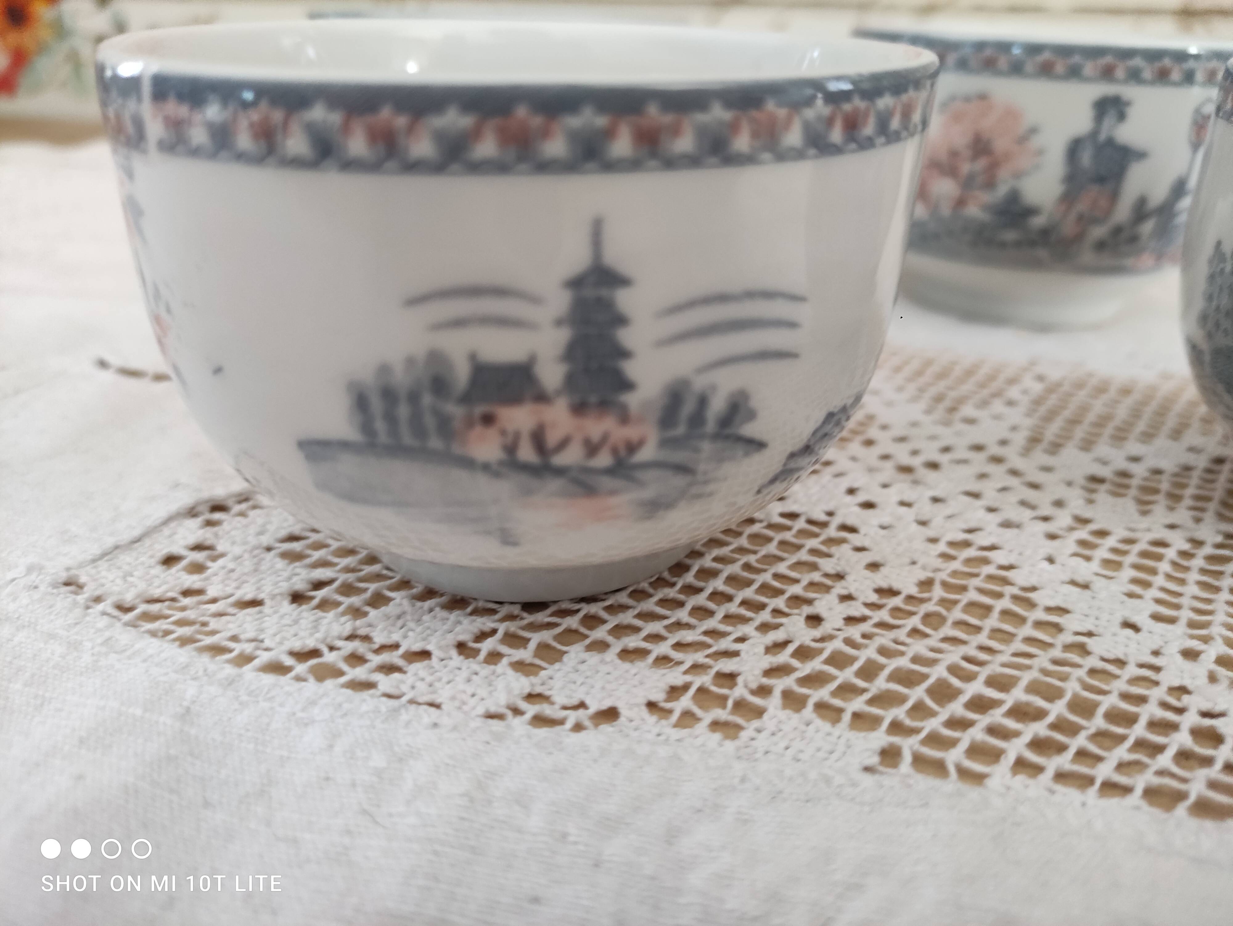 Set of 4 Japanese tea cups without handle pale blue and pink décor