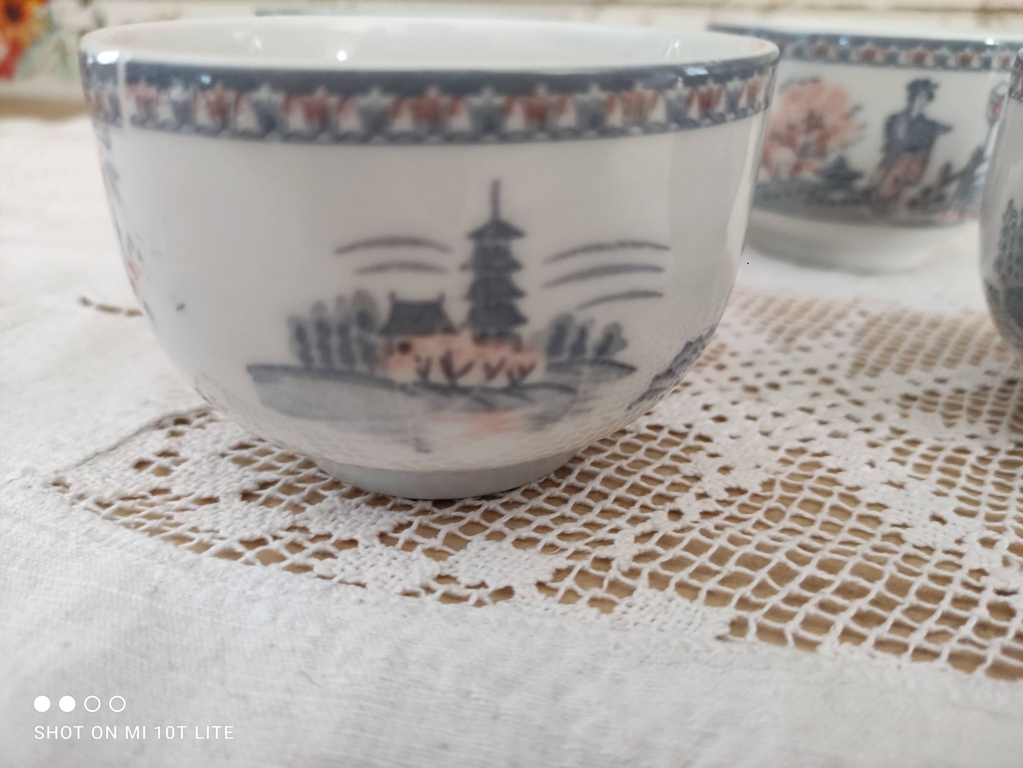Set of 4 Japanese tea cups without handle pale blue and pink décor
