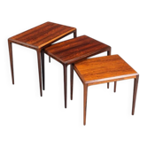 Ensemble de tables gigognes en palissandre par Johannes Andersen, Silkeborg, Danemark, 1960.