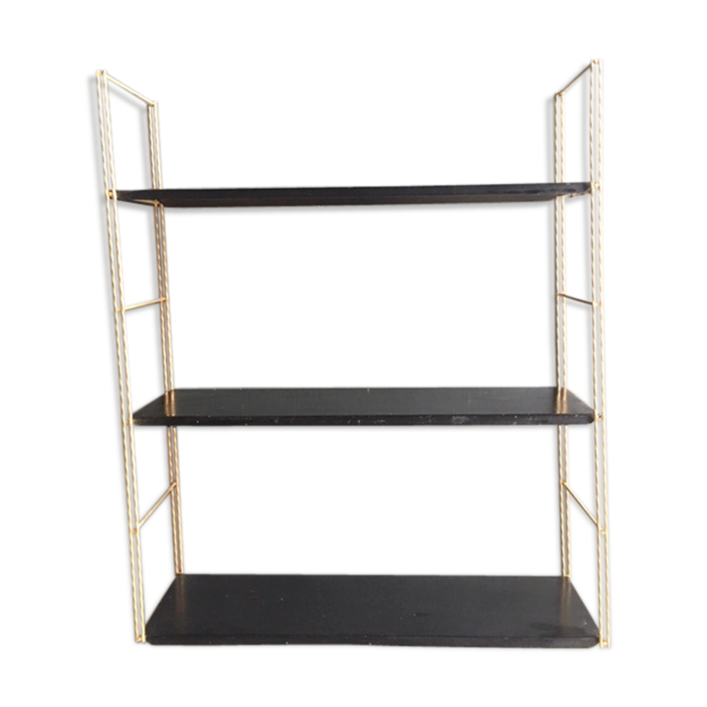 Shelf string gold thread