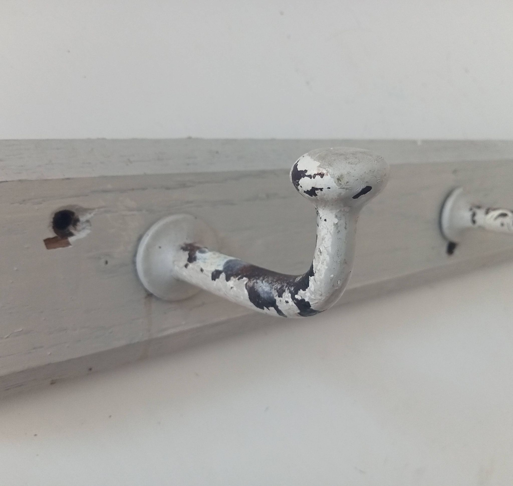 Vintage wall coat rack from the 1930s/1940s.