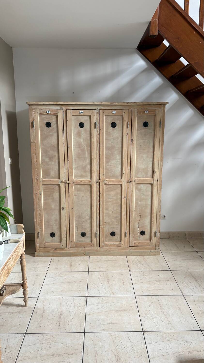Wardrobe with 4 doors