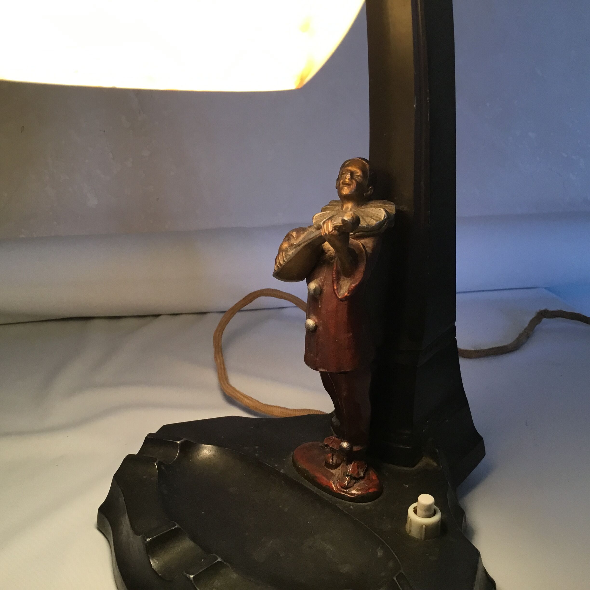 Nuremberg pierrot lead lamp