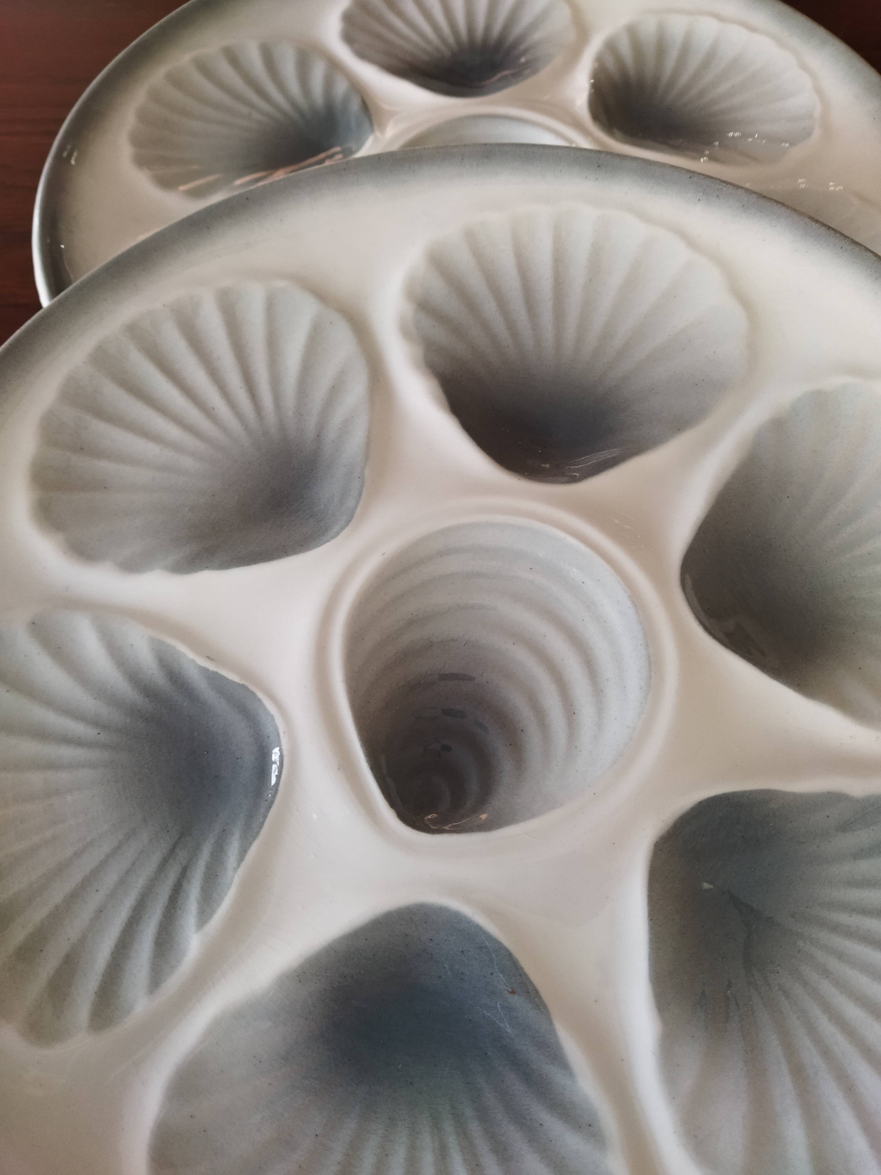 2 Moulin des Loups Orchies oyster plates